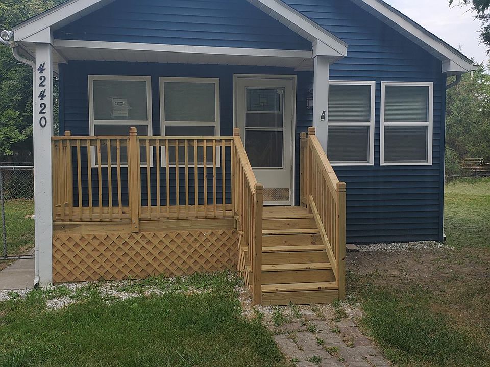 1st image of 42420 N Lake Ave