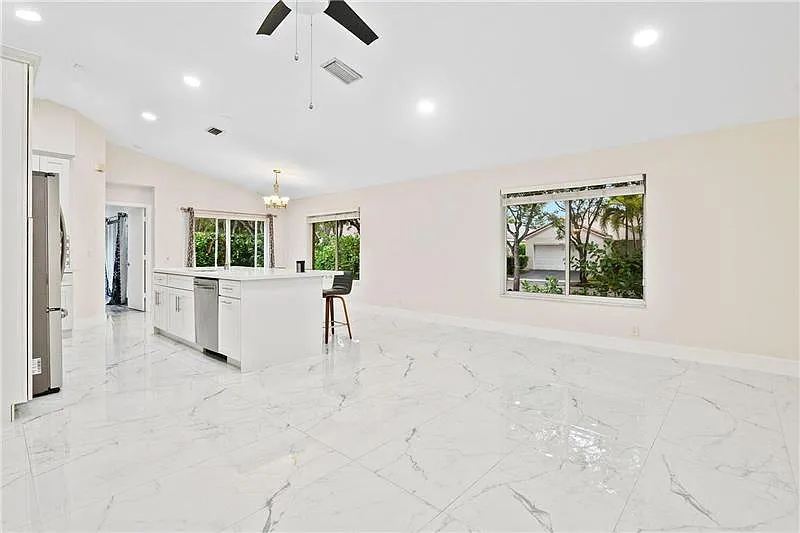 3 bed, 1499 sqft, $4,150 — Photo 3