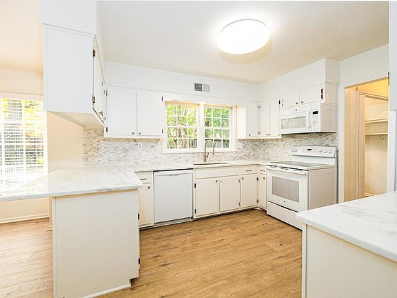 5th image of 7670 McHenry Cir S