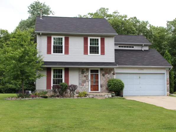 23224 Elmgrove St, Farmington Hills, MI 48336