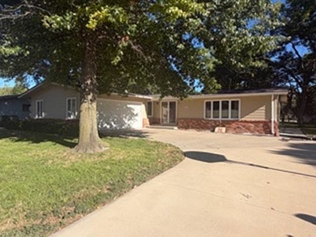 1st image of 22 Sunset Dr