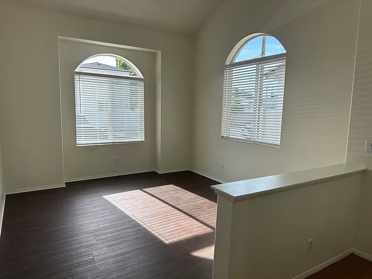 10621 Aqueduct Ave — Photo 4