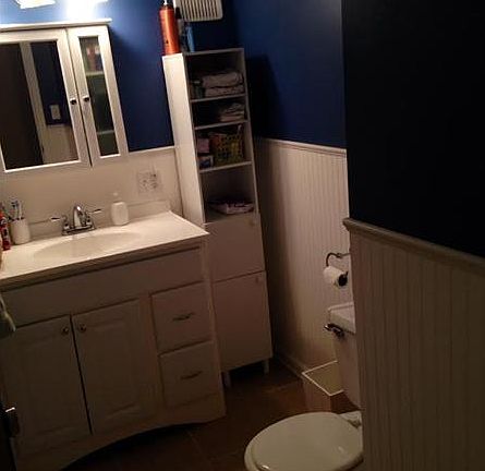 5th image of 1111 Saint Clair St