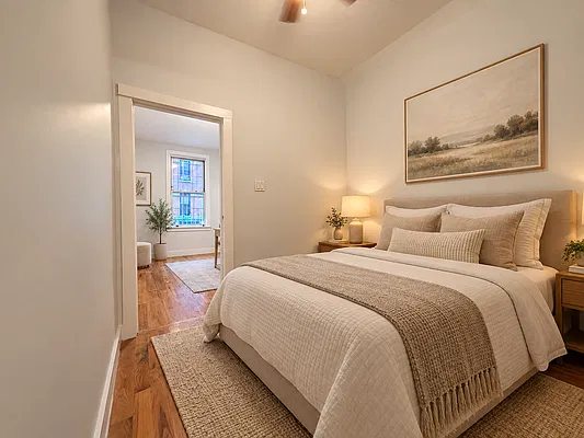 Bedroom, photo 1