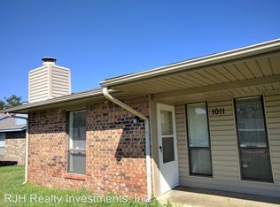 1011 N 5th St, Noble, OK 73068