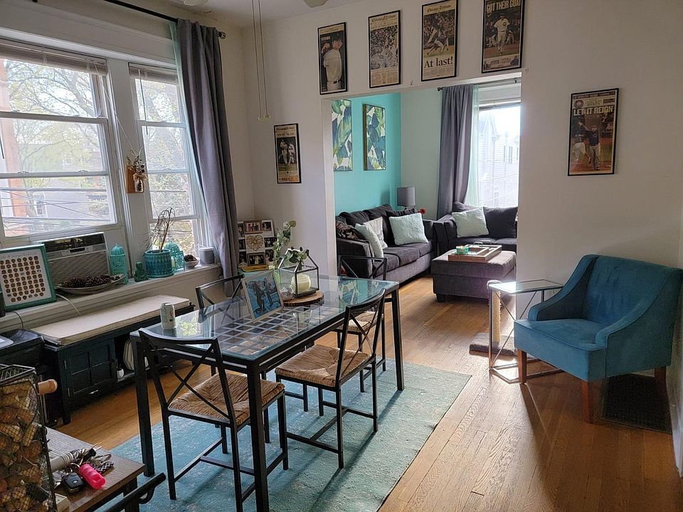 1st image of 3849 N Marshfield Ave APT 1