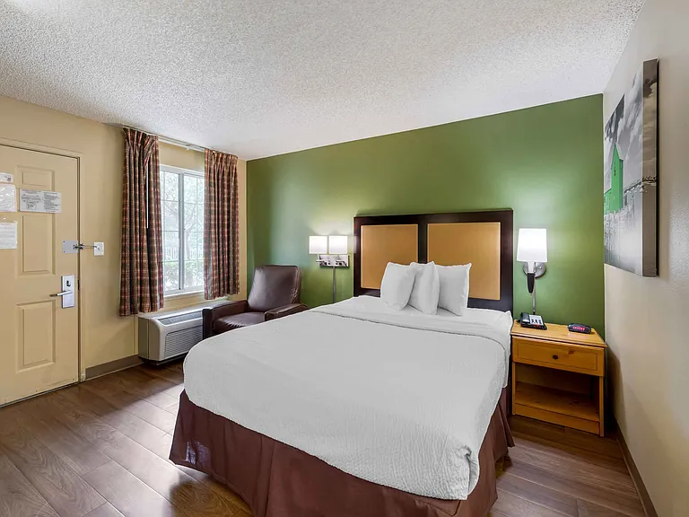 Studio Suite - 1 Queen Bed
