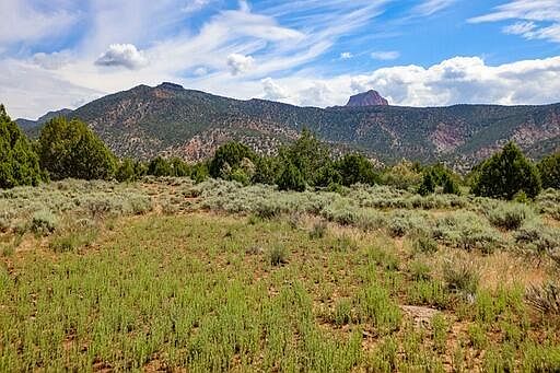 3rd image of 3802 S Overlook Dr
