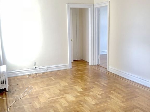 2nd image of 3252 33rd St #E/10