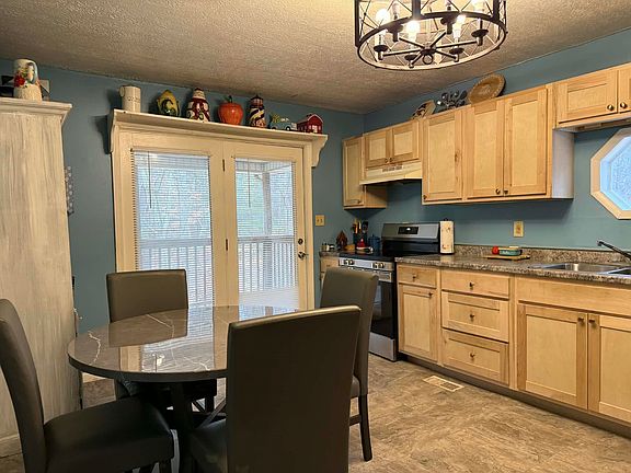 4th image of 128 Aspen Dr