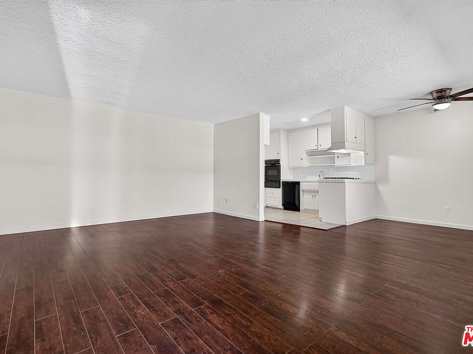 1st image of 15540 Moorpark St APT 7