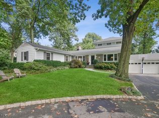 25 Pine Ridge Dr, Summit, NJ 07901