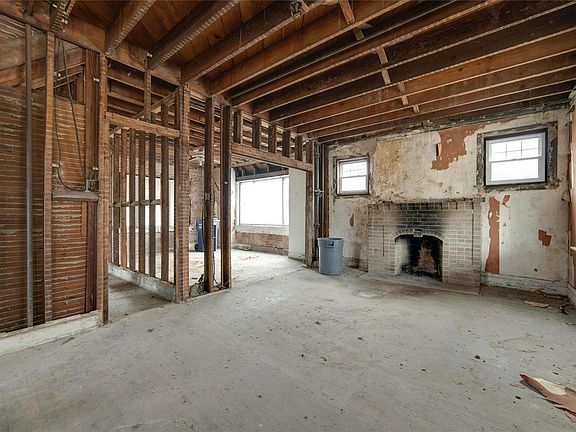 3rd image of 6214 Stillwell Dr