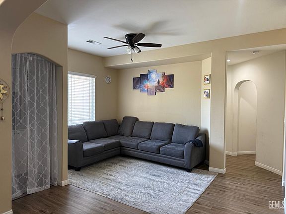 3rd image of 9507 Lake Victoria Dr