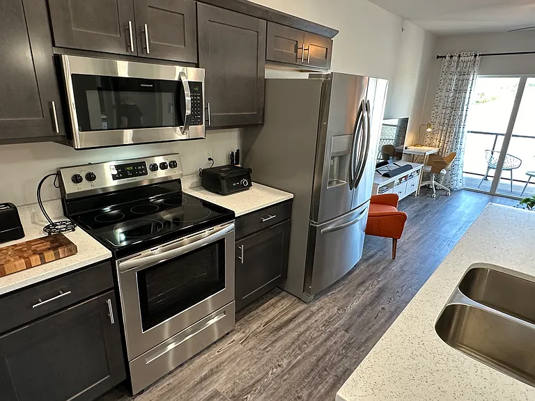 1601 N Windsor Ave #307 — Photo 9