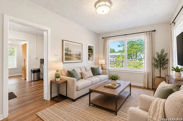 1 bed, 1.0 bath, 420 sqft, $1,100 — Photo 2