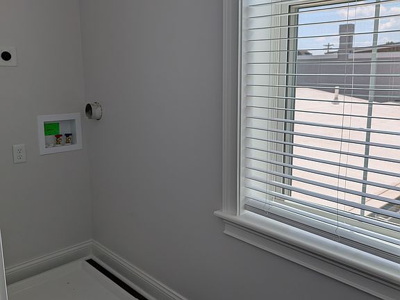 5th image of 828 Isabella St #2