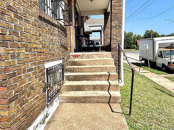 2nd image of 3619 Cora Ave