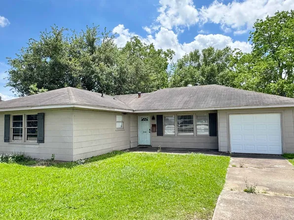 3559 Charles Ave, Groves, TX 77619