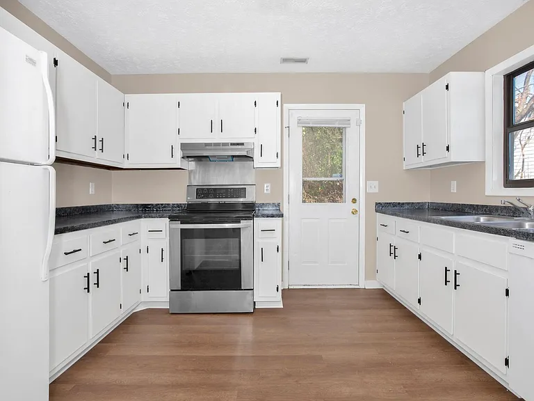 7006 Candlewood Dr — Photo 10