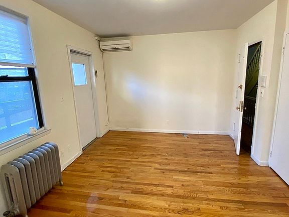 2nd image of 3083 31st St APT 2R