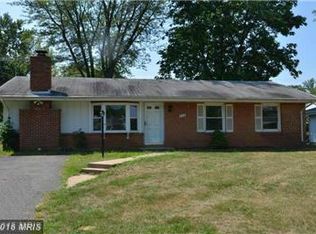 304 E Tazewell Rd, Sterling, VA 20164