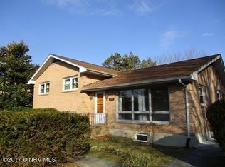 1400 Westover Dr, Blacksburg, VA 24060