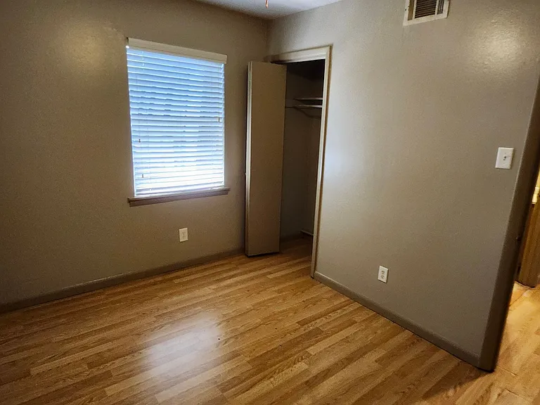 1619 Longview St #A — Photo 10