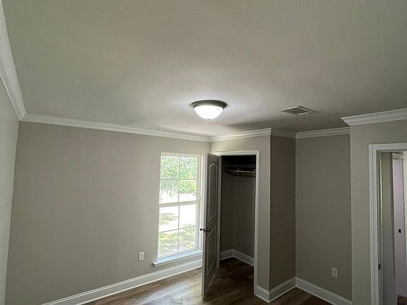 5th image of 1320 Benton Ln