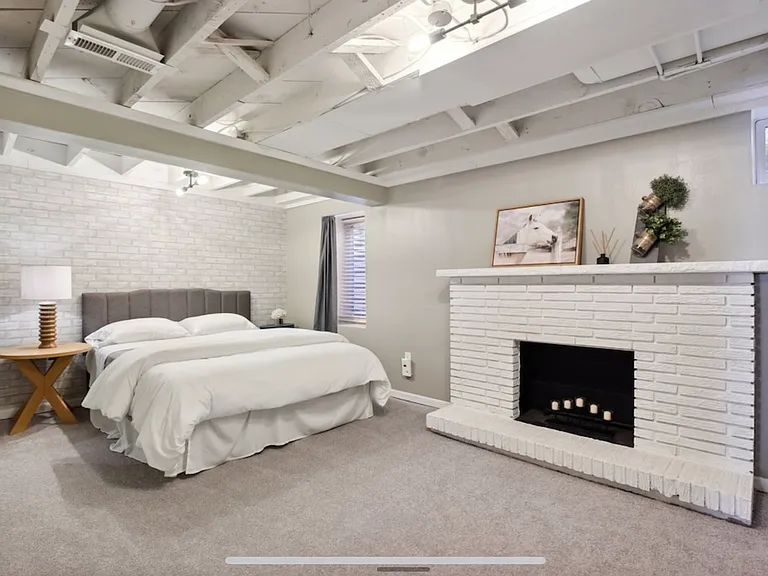2926 Bay St — Photo 13