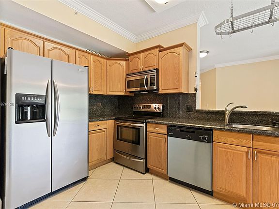 5th image of 6976 SW 39th St APT G105