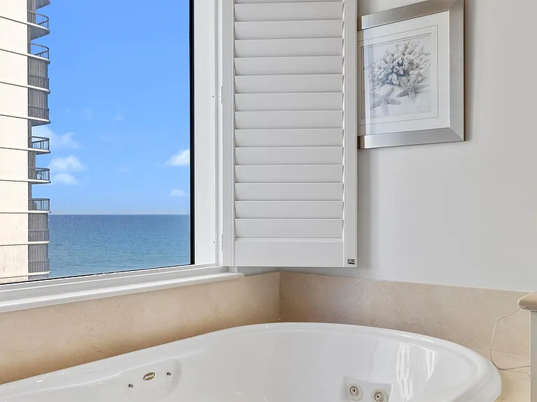 5310 N Ocean Dr #601 — Photo 32