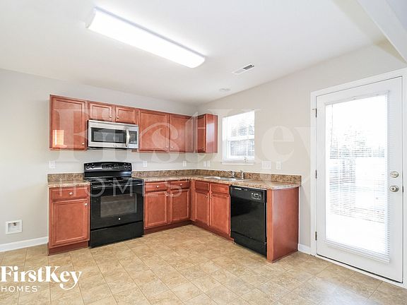 5th image of 4360 Oak Pointe Dr