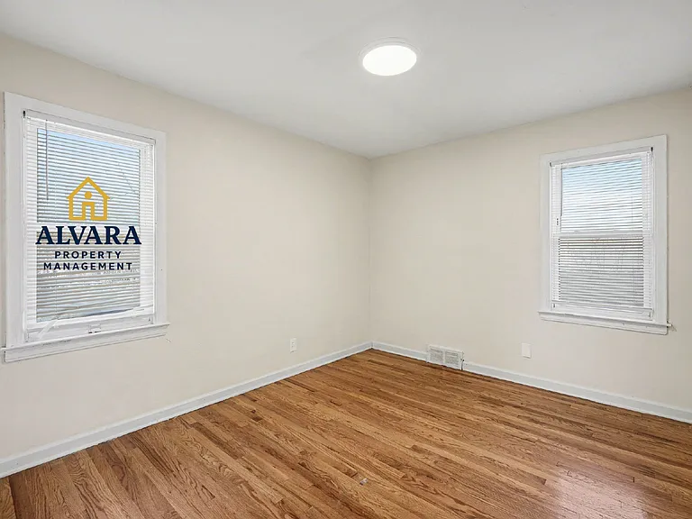 5164 Hereford St — Photo 8