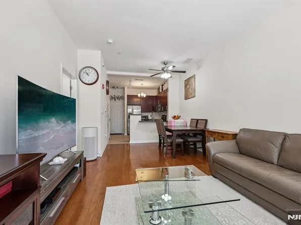 1127 Riverview Ave #127, Englewood, NJ 07631