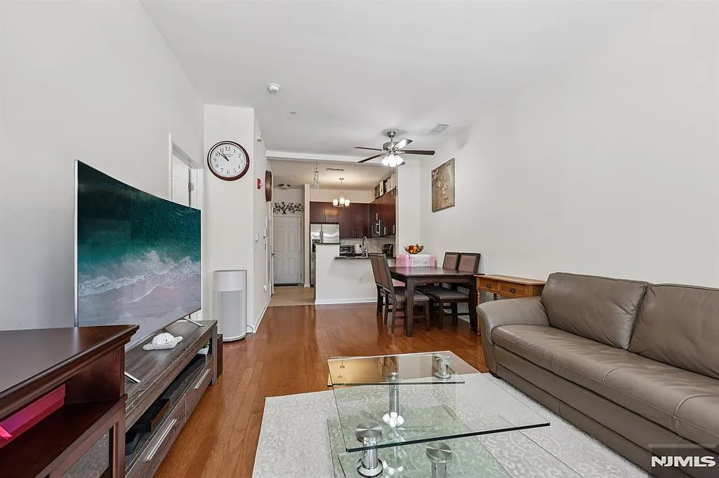 1127 Riverview Ave #127 photo 1
