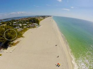 2216 Gulf Dr N, Bradenton Beach, FL 34217