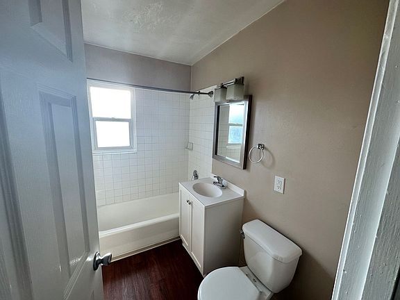 3rd image of 300 Dunster Dr #322