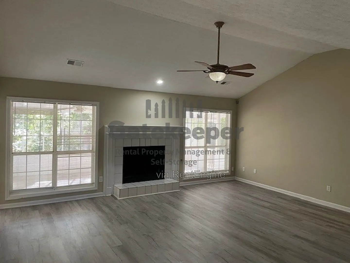 4 bed, 2.0 bath, 1960 sqft, $2,095 — Photo 2