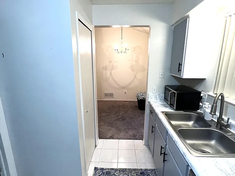1521 Porter Cir — Photo 8