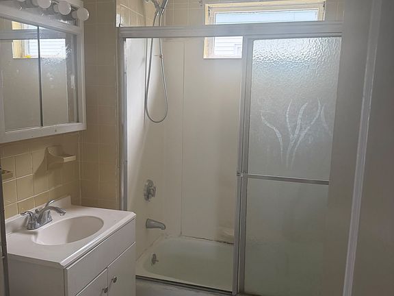 5th image of 83 Baldwin Ave #1F