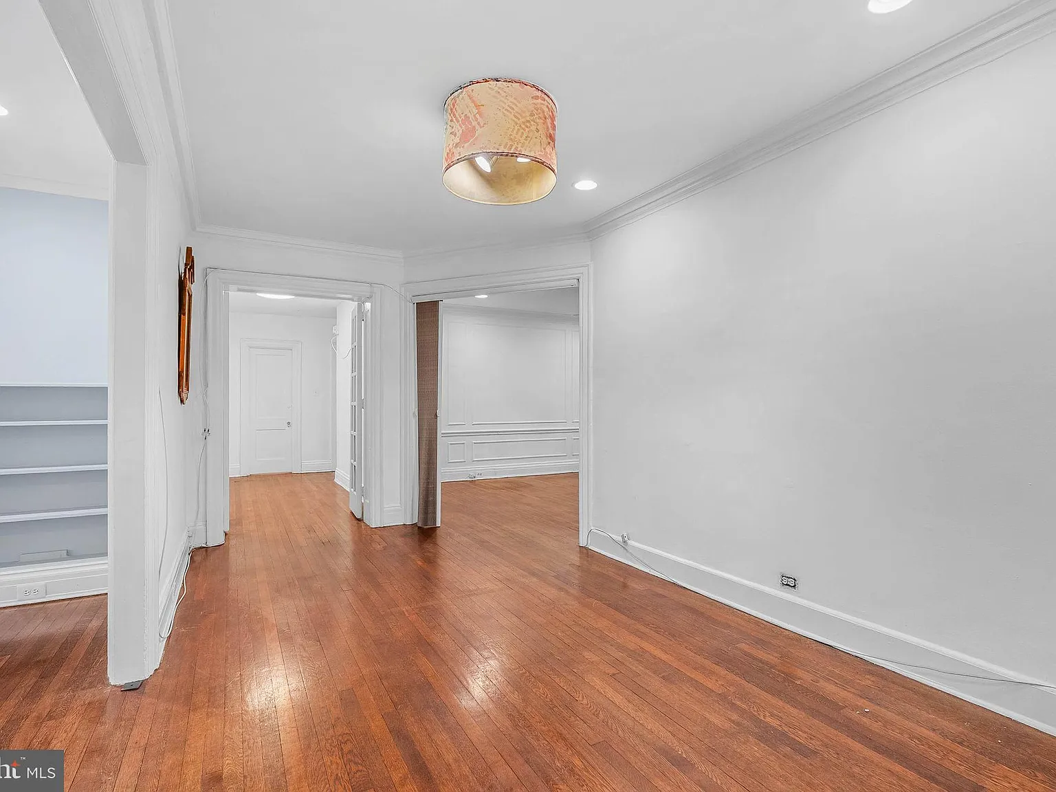 3 bed, 2.5 bath, 1821 sqft, $3,200 — Photo 4