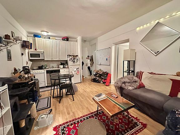 5th image of 465 W 51st St APT 4D