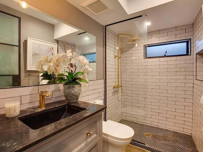 1254 N Las Palmas Ave #7 — Photo 15