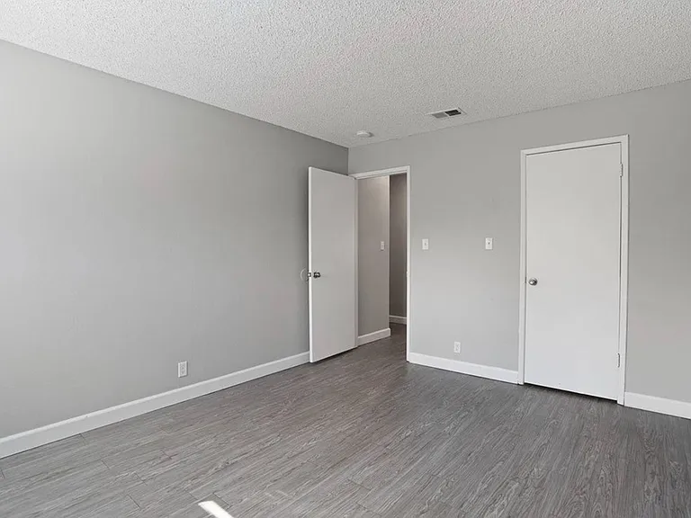 Elevate Apartments — Photo 14