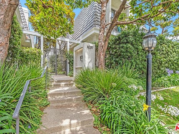 3rd image of 1037 16th St APT 1