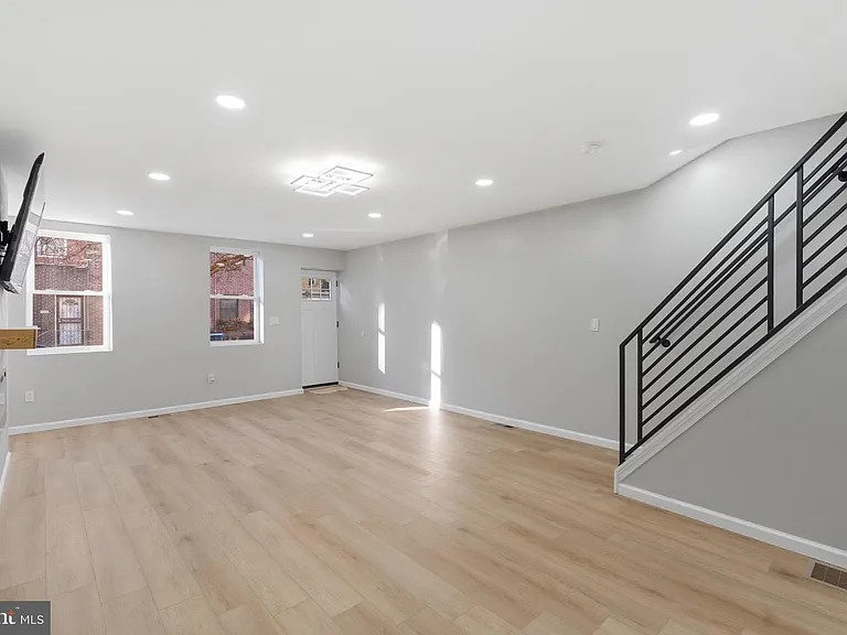 1203 Moore St — Photo 13