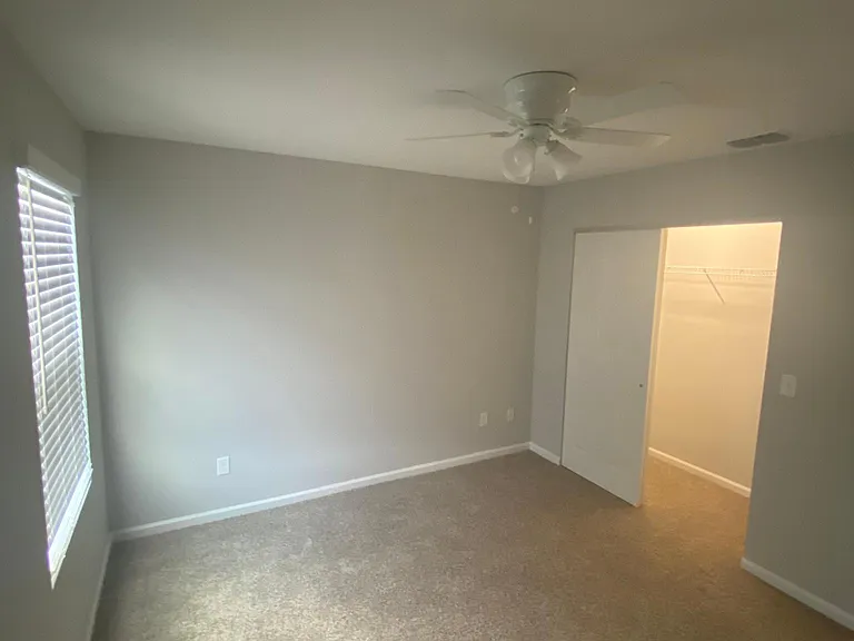 1737 Charlotte St — Photo 28