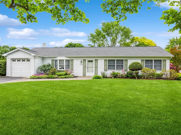 16 Puritan Avenue, Mount Sinai, NY 11766