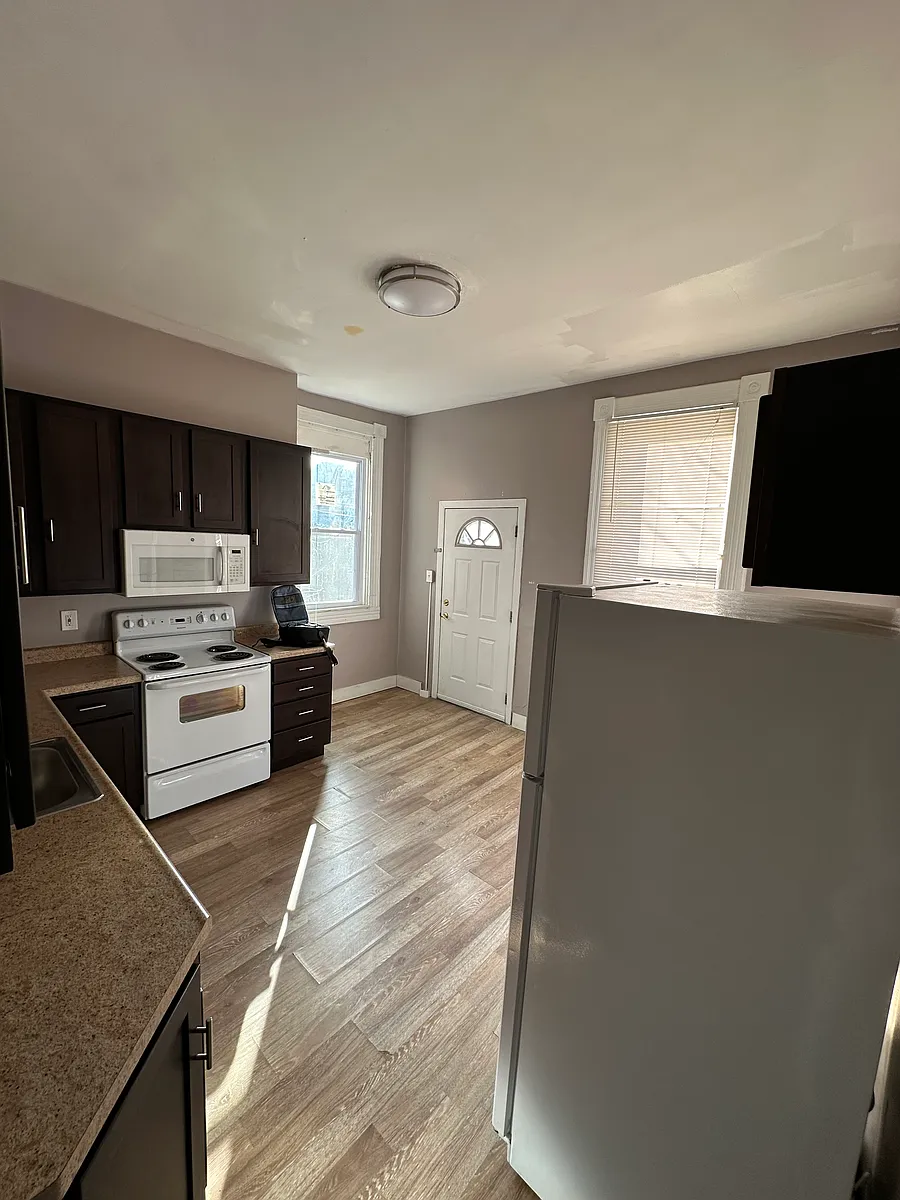 Building Photo - 328 Amber St #1PITTSBURGH